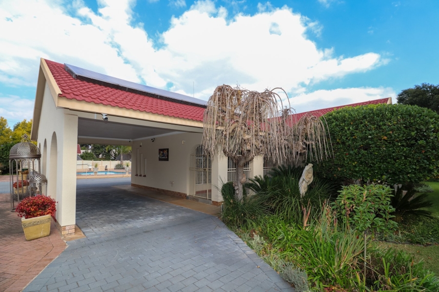 3 Bedroom Property for Sale in Flamwood North West